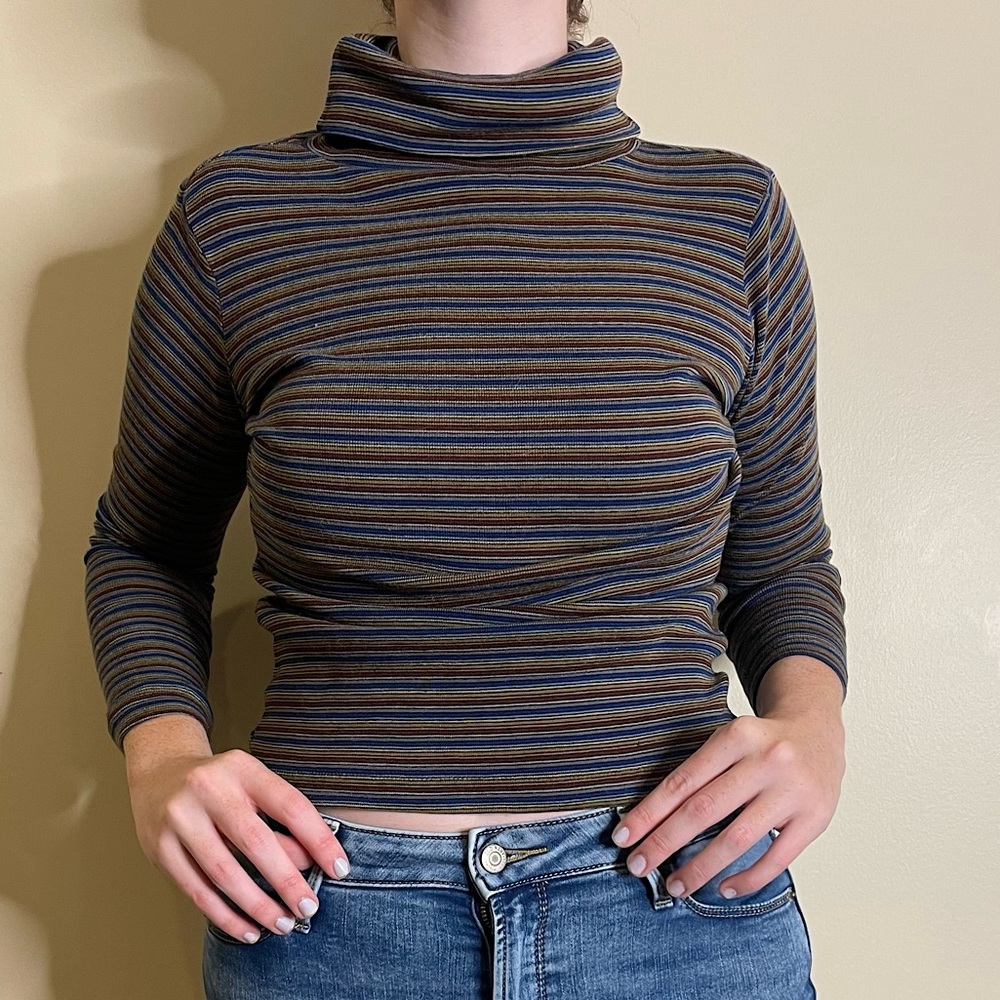 Multicolored striped longsleeve turtleneck